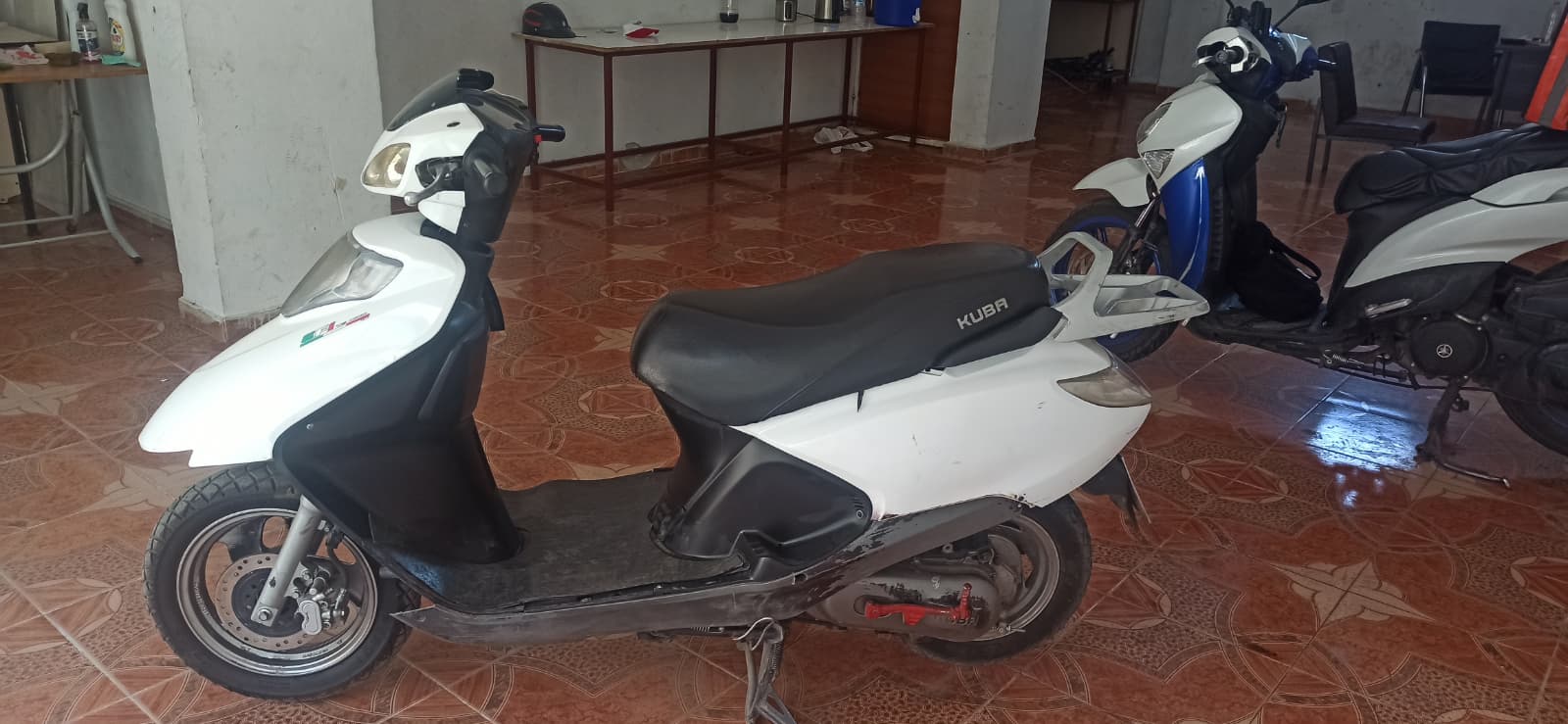 Motor Resmi